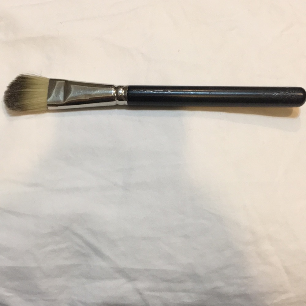 Mac makeup brush 190